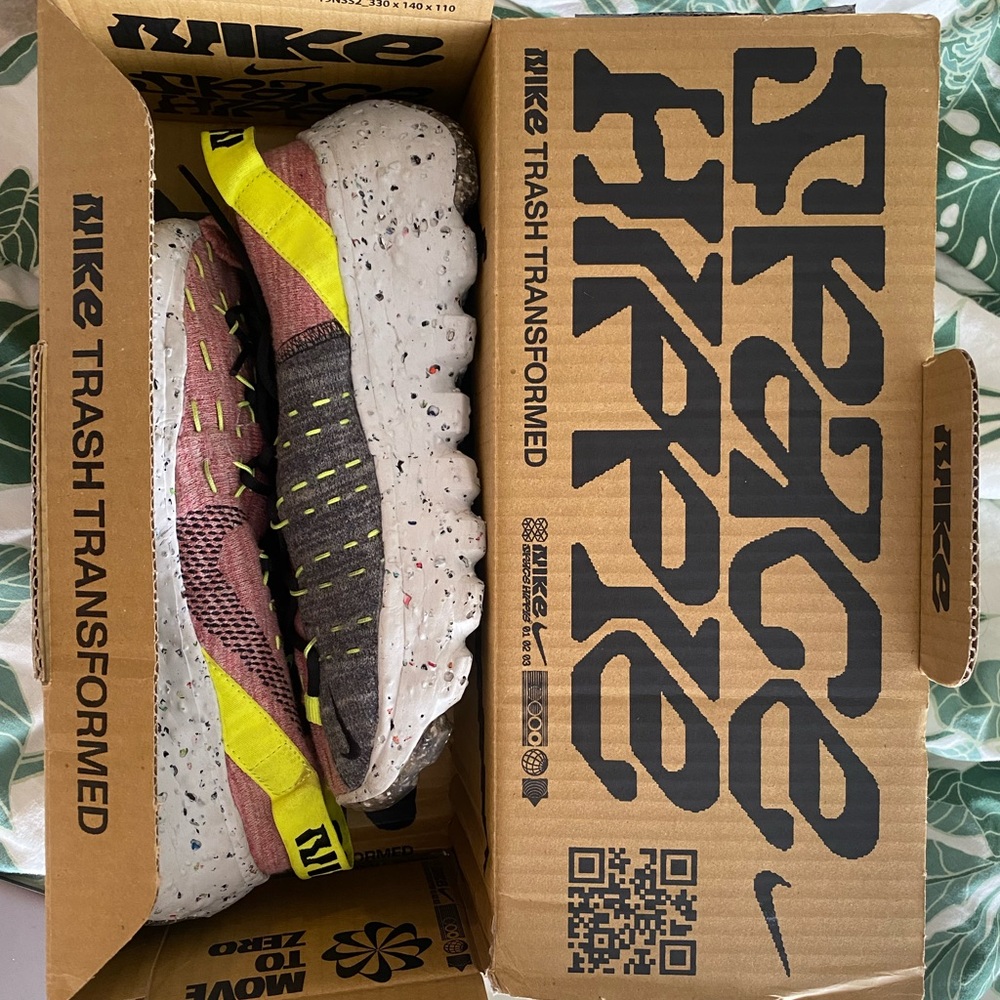 Nike Space Hippie (W)